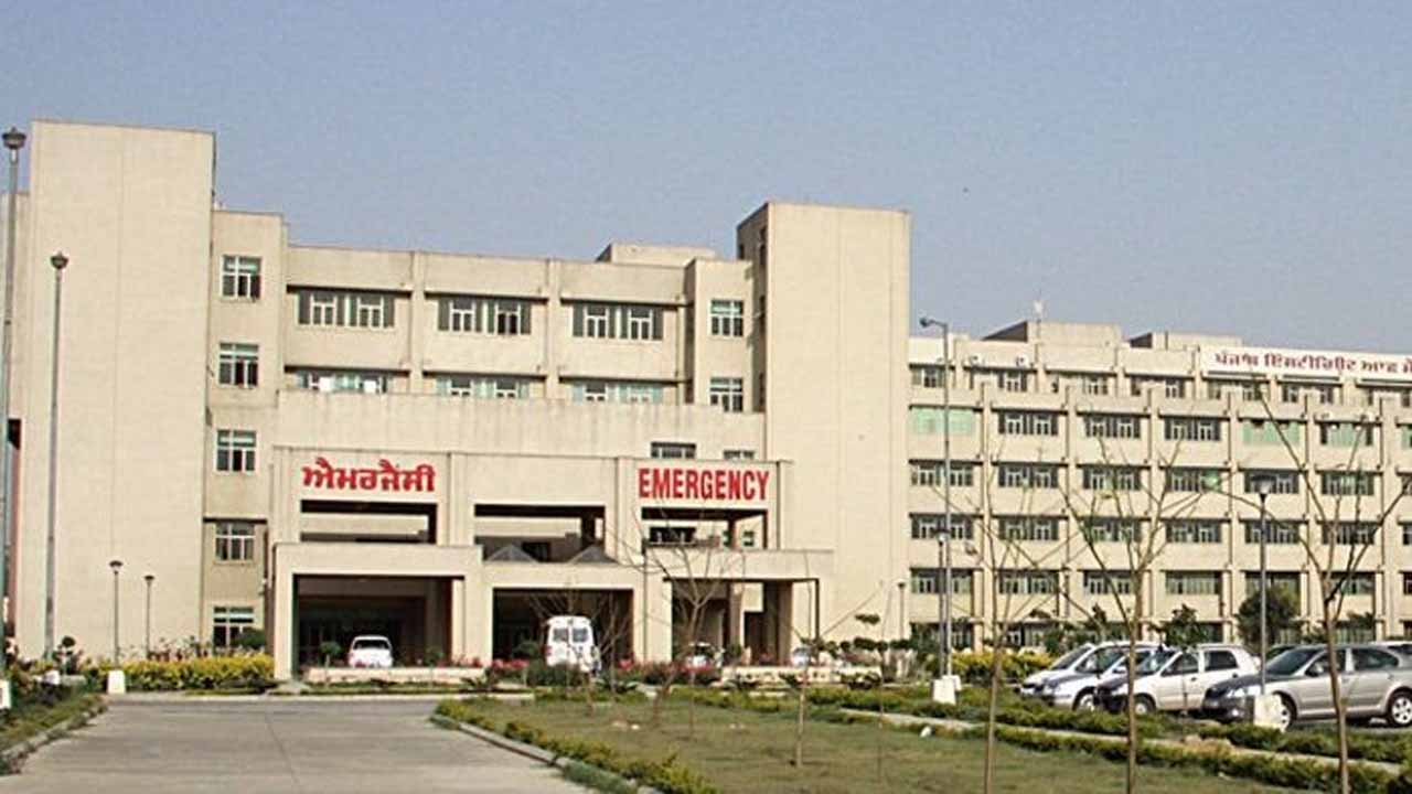 Doctor fined by Consumer Court proved Allegations of wrong hip surgery in jalandhar