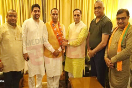 Jagdish Samrae leaves Congress and joins BJP