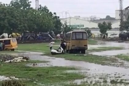 A bus full of school children overturned in Ludhiana