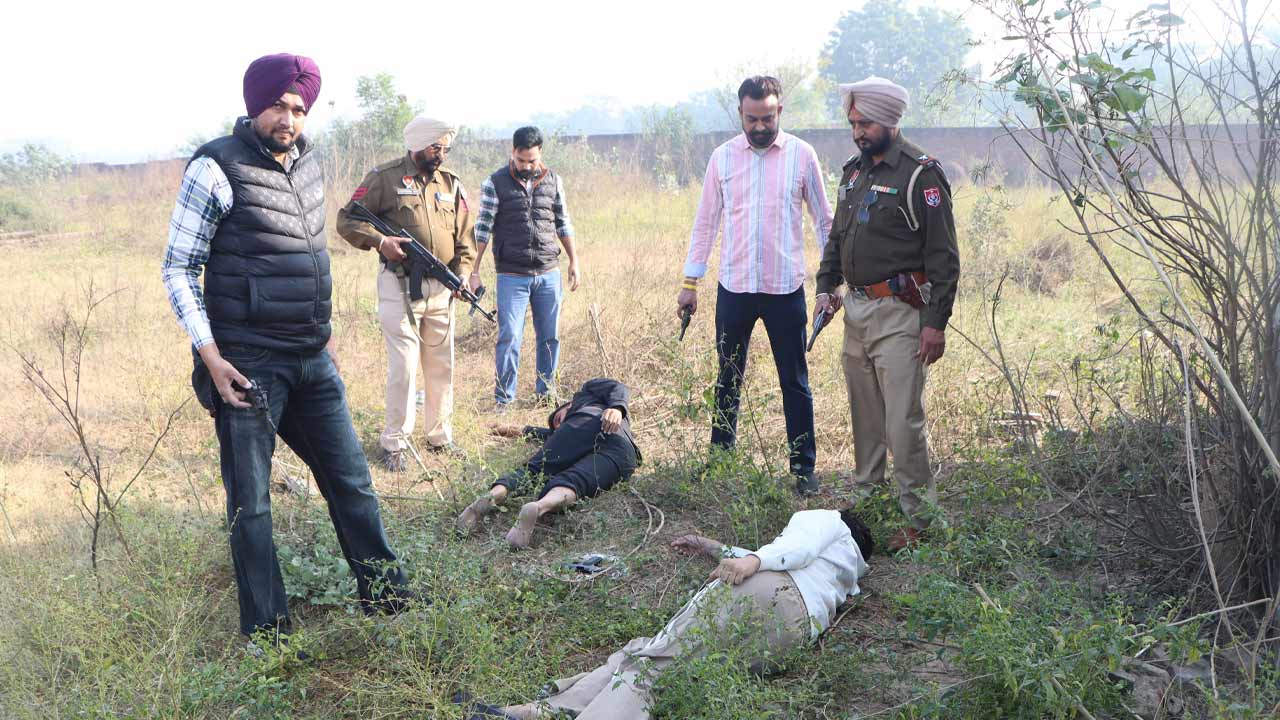 Encounter between gangsters and police in Jalandhar News