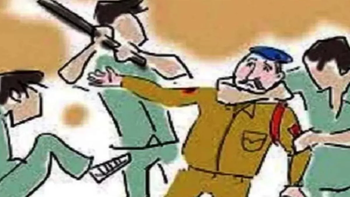 Jalandhar Police Party Attacked By Accused Village