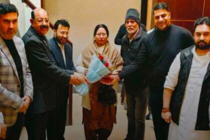 woman councillor of BJP joins AAP