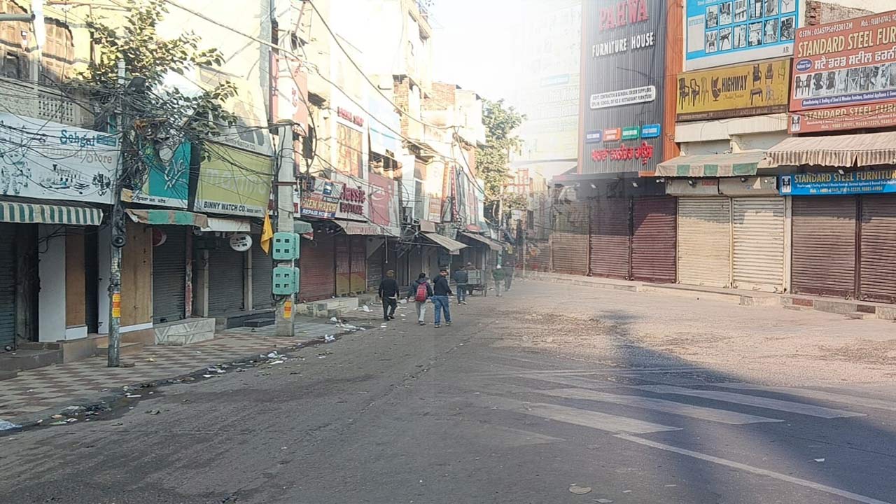 Jalandhar bandh's full effect was seen