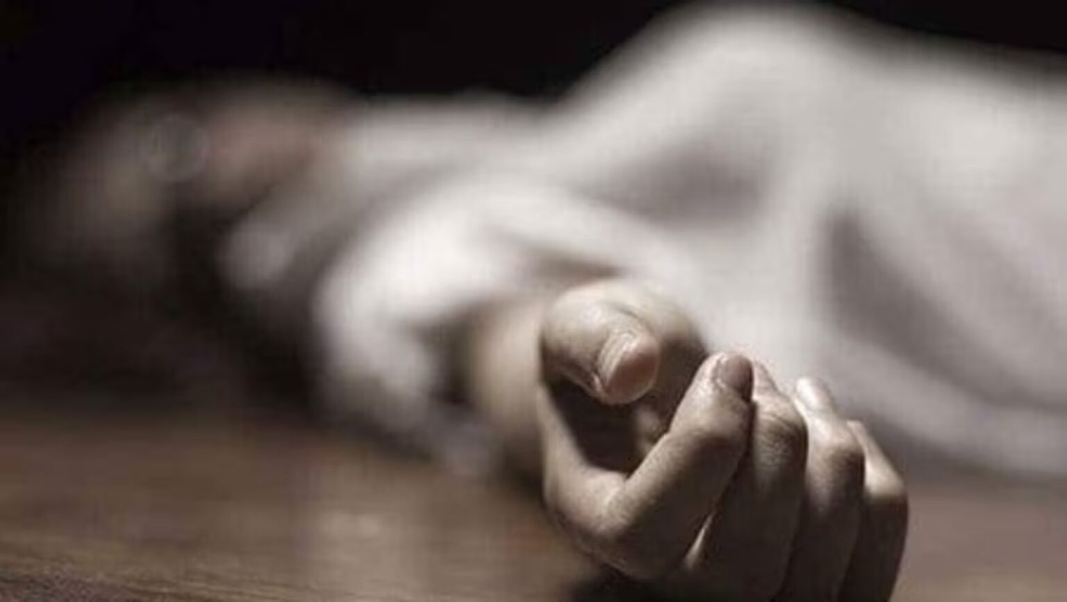 Salon owner commits suicide by hanging himself in Jalandhar
