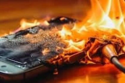 Fire broke out in room due to mobile charger explosion