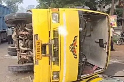 accident in Khanna, Ludhiana, mini bus and tipper collided