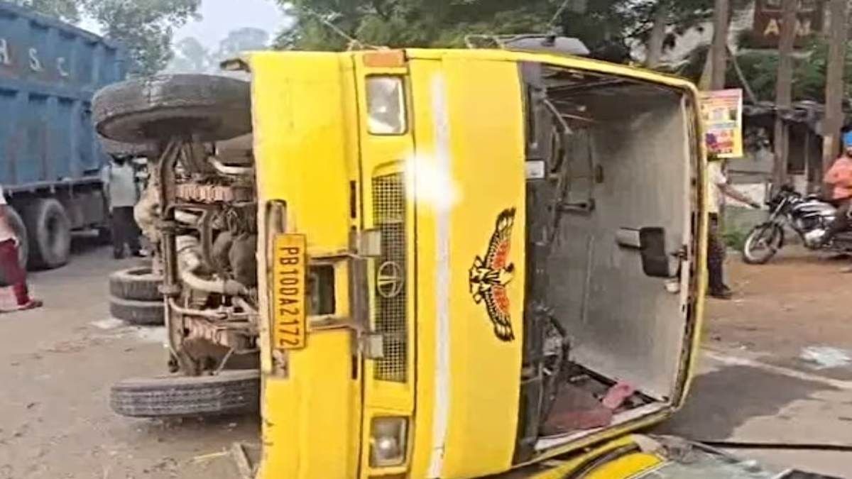 accident in Khanna, Ludhiana, mini bus and tipper collided