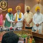 तरनतारन के नेता हरमीत सिंह संधू आम आदमी पार्टी में शामिल।