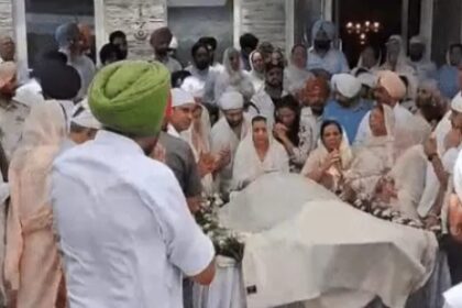 Comedy King Jaswinder Bhalla merged into the five elements, crowd of fans gathered to pay tribute