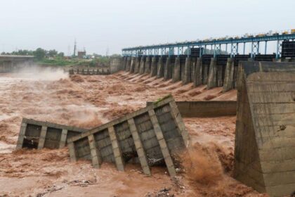 Action taken after Madhopur Headworks gate broke: XEN, SDO and JE suspended, water resources department in turmoil