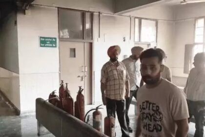 A sudden fire broke out in Amritsar Civil Hospital, causing panic.