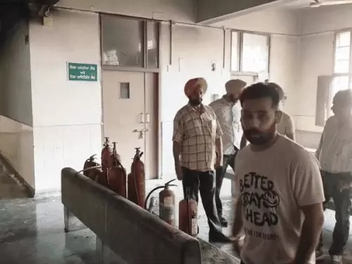 A sudden fire broke out in Amritsar Civil Hospital, causing panic.