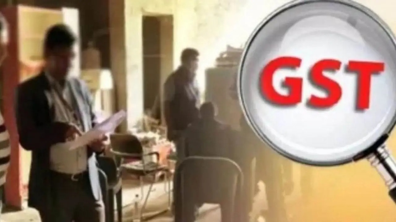 अग्रवाल ढाबा मालिक पर GST का शिकंजा