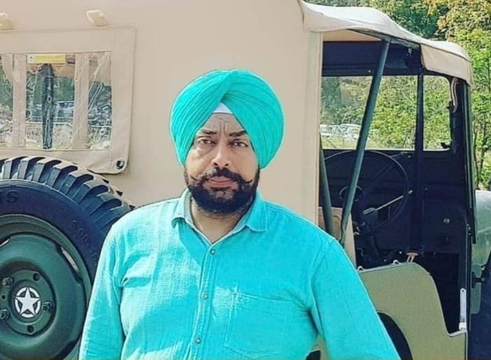 The body of an RTA officer posted in Jalandhar was found in the bathroom; police have launched an investigation.