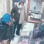 In Jalandhar, robbers who came to loot a jewelry shop with a revolver were chased away by the shopkeeper; the incident was captured on CCTV.